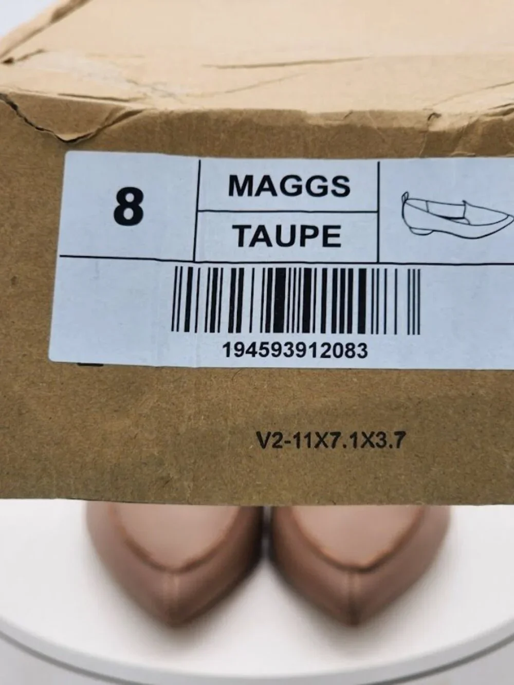 Journee Collection Maggs Taupe Pointed Toe Loafers Low Heel Women's Size 8 New